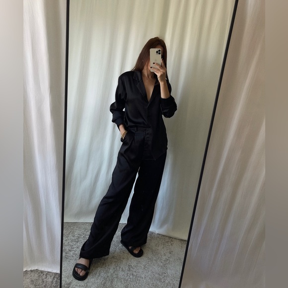 LAST S • ELLE SATIN SET 🆕 — In BLACK - Picture 4 of 13